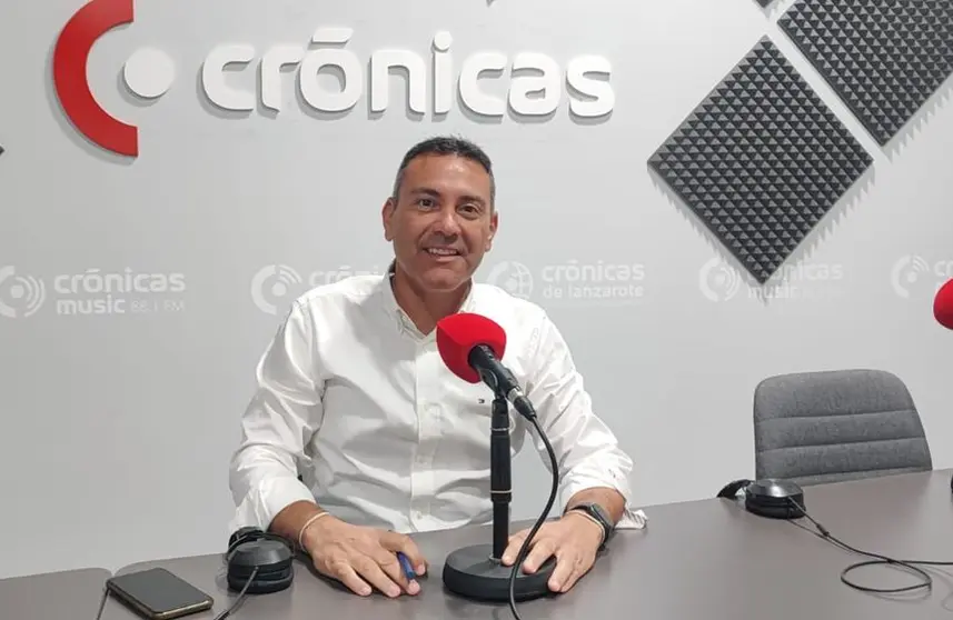 Oswaldo Betancort, presidente del Cabildo de Lanzarote, en el estudio de Crónicas Radio.