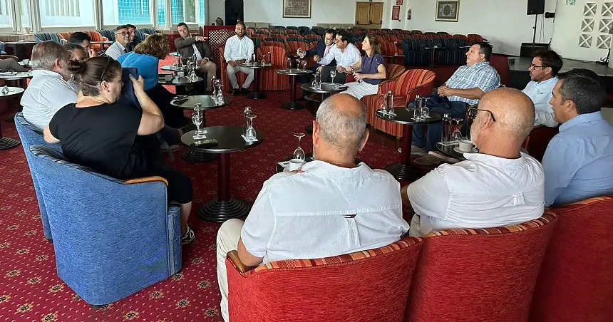 Reunión entre el Ayto y hoteleros de Yaiza