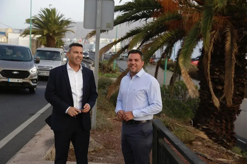 El presidente, Oswaldo Betancort, junto al vicepresidente, Jacobo Medina, en la LZ-20