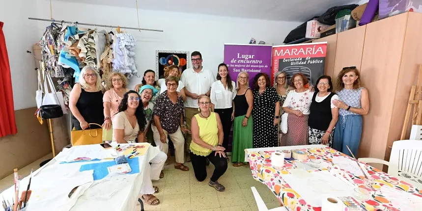 Isidro Pérez junto a Mararia.
