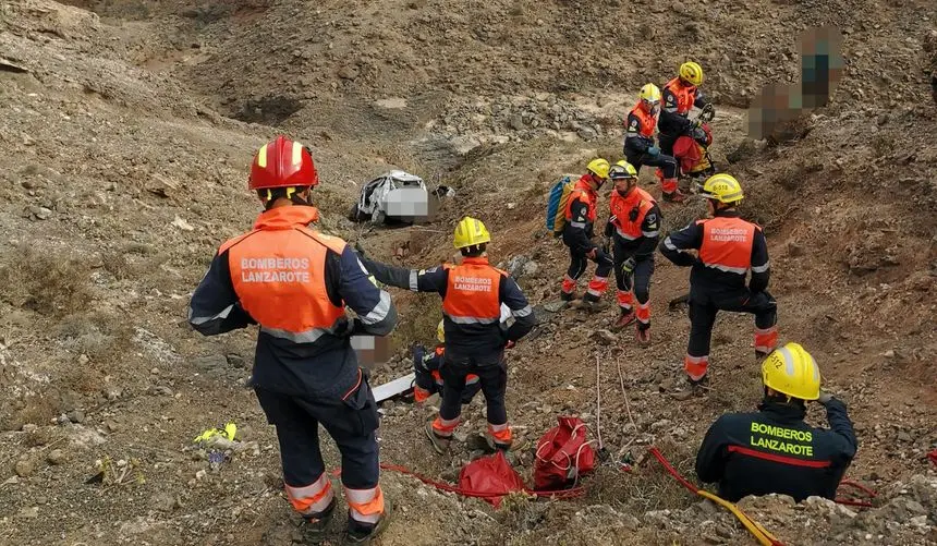 Imagen del momento en el que intervinieron los bomberos en el incidente