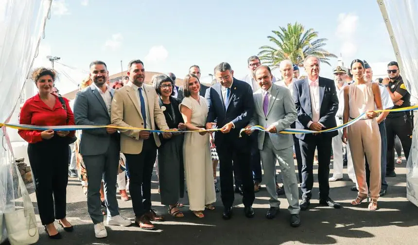 Imagen de las autoridades presentes en la inauguración de la Feria