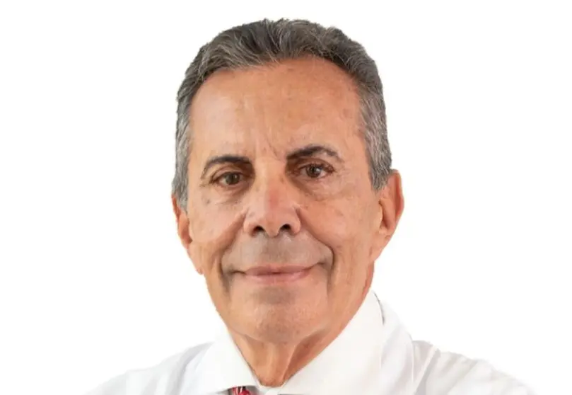 Dr. Castillo, especialista en Cirugía y Medicina Estética de Clínica San Vicente.