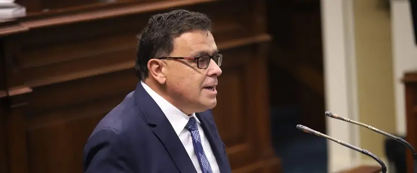 Manuel Miranda este miércoles en el Parlamento de Canarias.