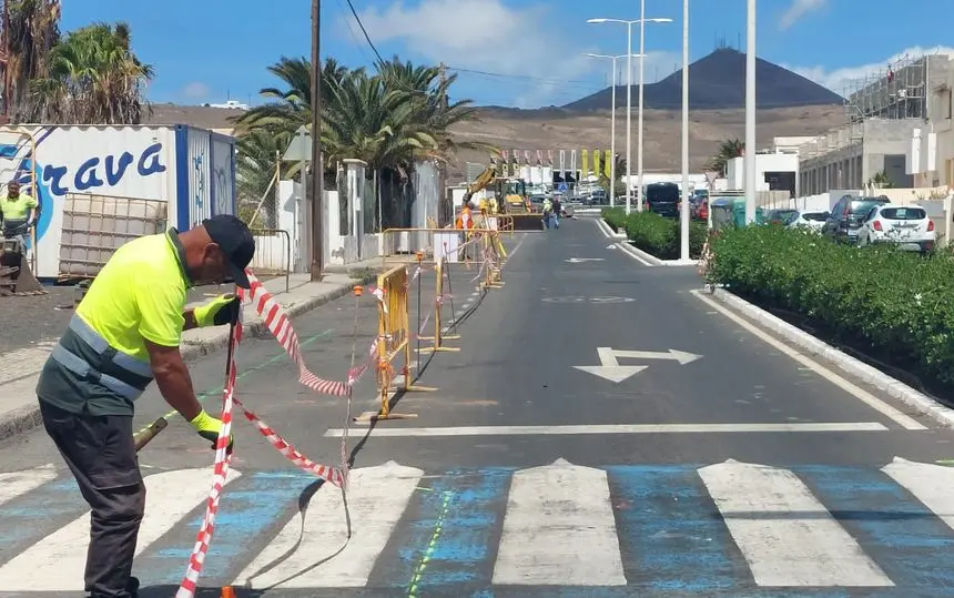 Imagen del arranque de las obras de la calle de Playa Honda.