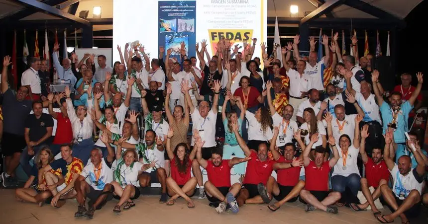 Foto de familia de los tres campeonatos