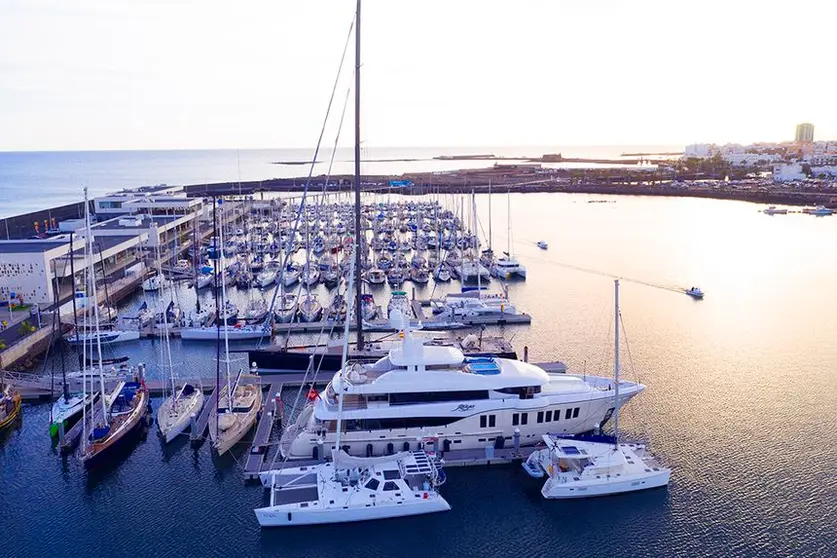 Puerto Calero, el primer puerto deportivo de Lanzarote. Foto: James Mitchell.