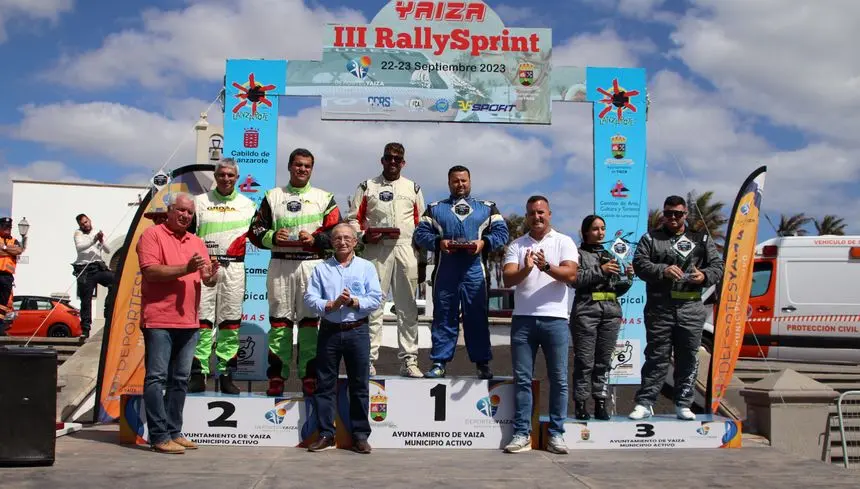 Podio con los ganadores de la prueba