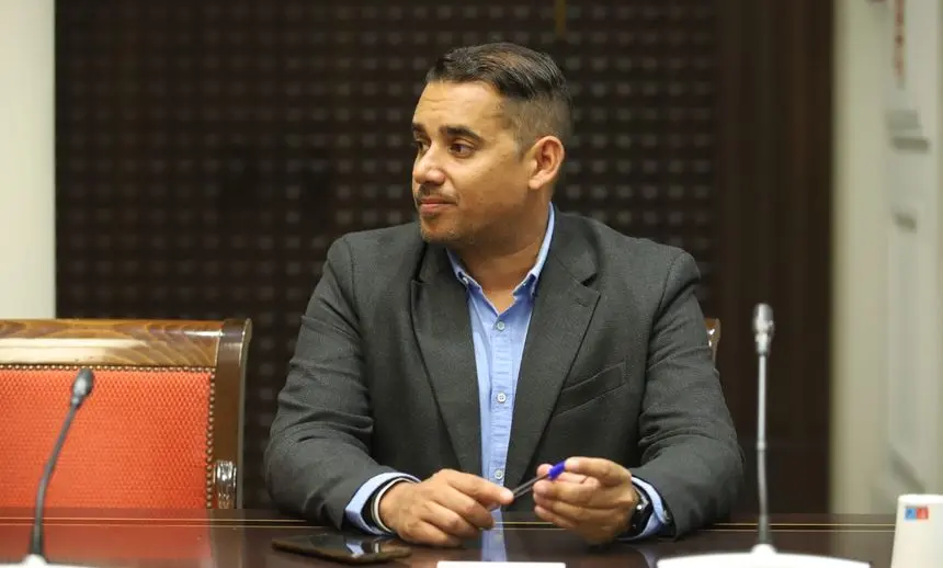 Yoné Caraballo en la comisión de Sanidad