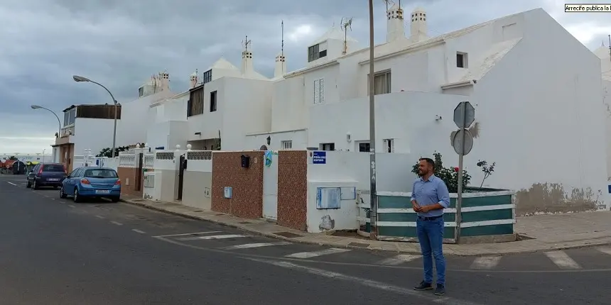 El alcalde de Arrecife visitando las obras. 
