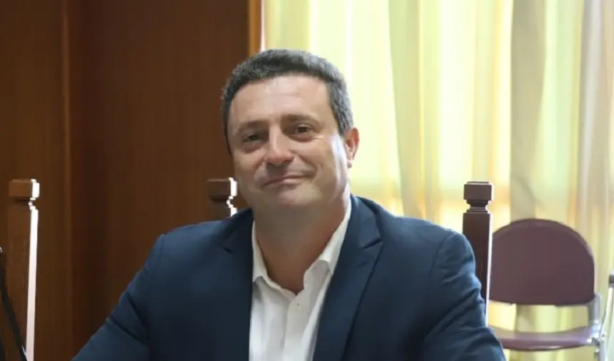 Óscar Noda en el Cabildo.
