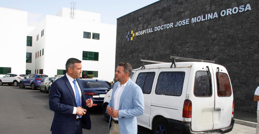 El presidente, Oswaldo Betancort, junto al vicepresidente, Jacobo Medina.