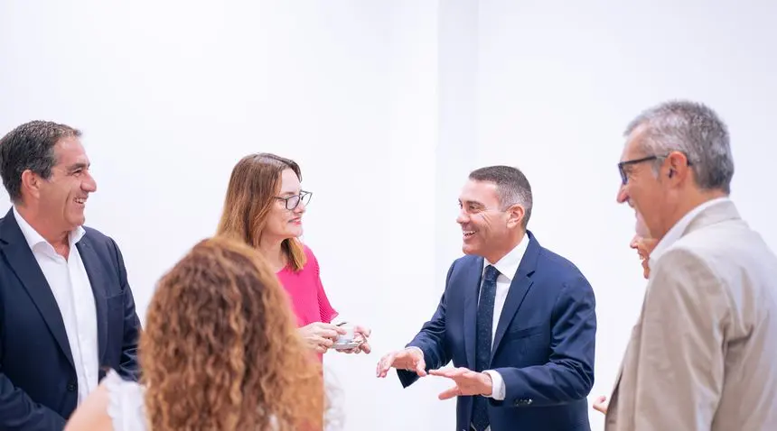 El presidente del Cabildo y la consejera del Gobierno de Canarias antes de la reunión de trabajo.