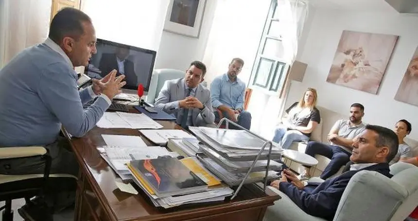 Jesús Machín en una reunión con el Gobierno del Cabildo.
