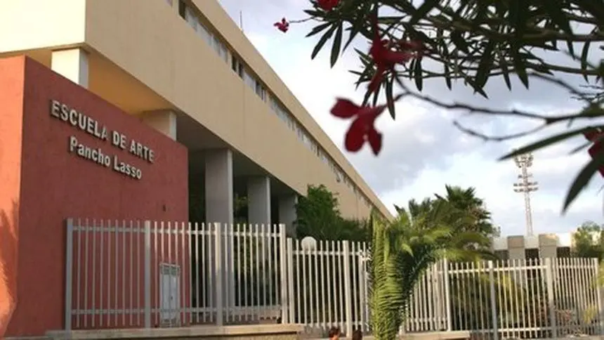 Fachada del centro educativo