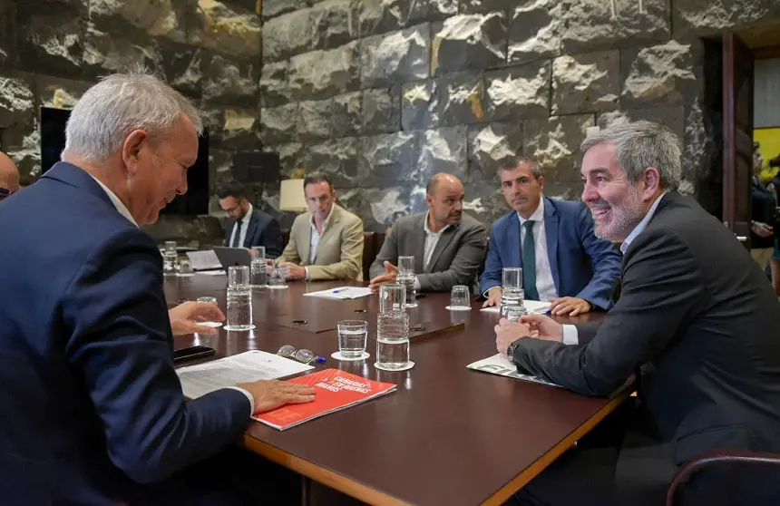 SEBASTIÁN FRANQUIS EN REUNIÓN MIGRACIÓN