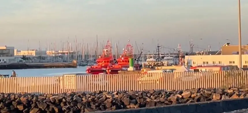 Imagen de Puerto Naos con las embarcaciones de Salvamento Marítimo