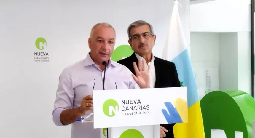Luis Campos y Román Rodríguez en una rueda de prensa.