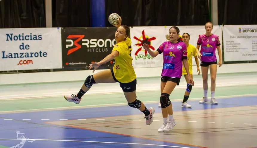 Imagen de una de las jugadas del equipo lanzaroteño