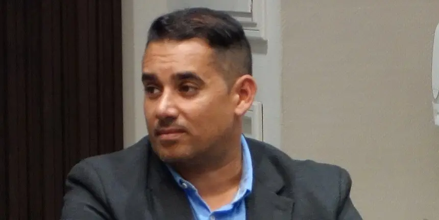 Yoné Caraballo en el Parlamento de Canarias.