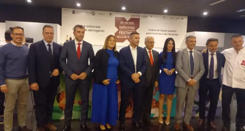 Imagen de parte de las autoridades que estuvieron presentes en la presentación del evento
