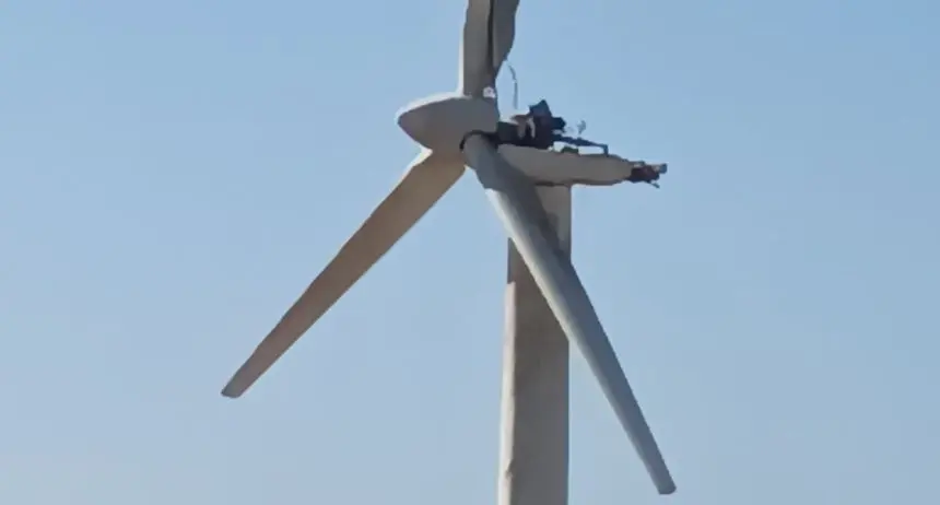 Imagen de cómo se encuentra el molino que se quemó en Montaña Mina.