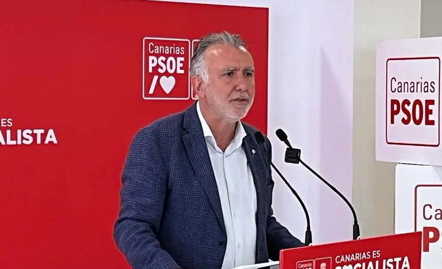 Ángel Víctor Torres en una rueda de prensa.
