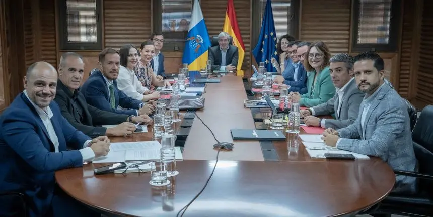 Imagen de los representantes del Consejo de Gobierno de este lunes.
