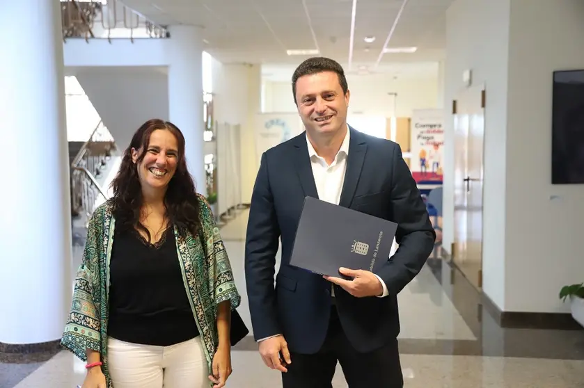 Óscar Noda junto a Daisy Villalba.