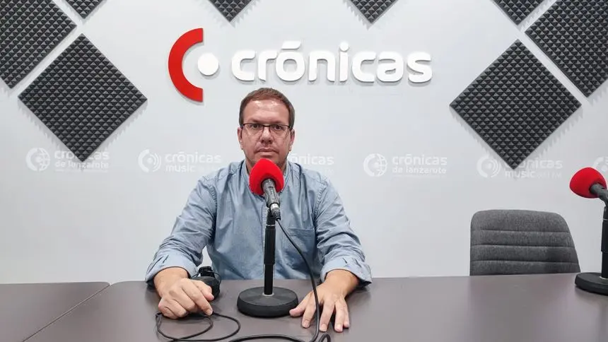 Antonio Morales en Crónicas Radio.