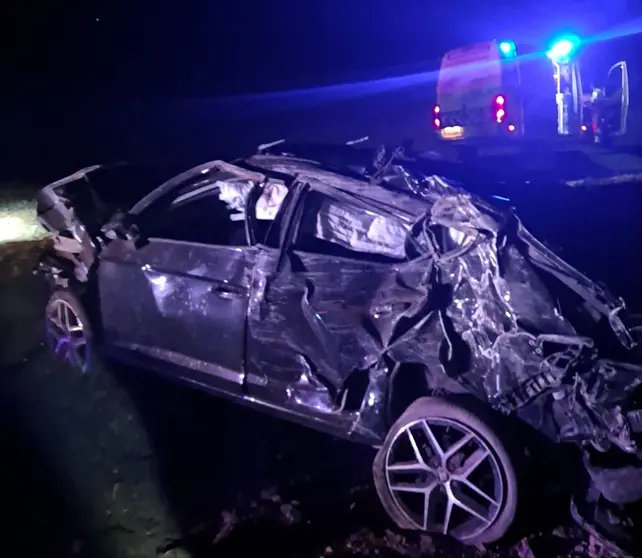 Imagen del coche y los servicios de asistencia