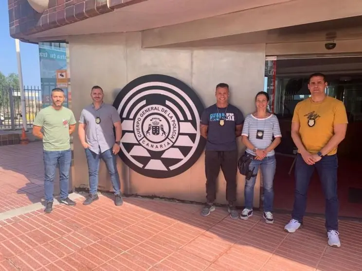 Agentes de la Policía Local de Arrecife adscritos a la Unidad de Menores y Familia (UMEF).