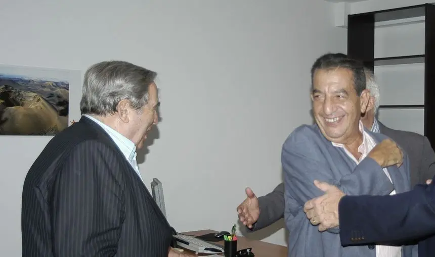 Segundo Rodríguez con Jerónimo Saavedra en la antigua sede del PSOE.