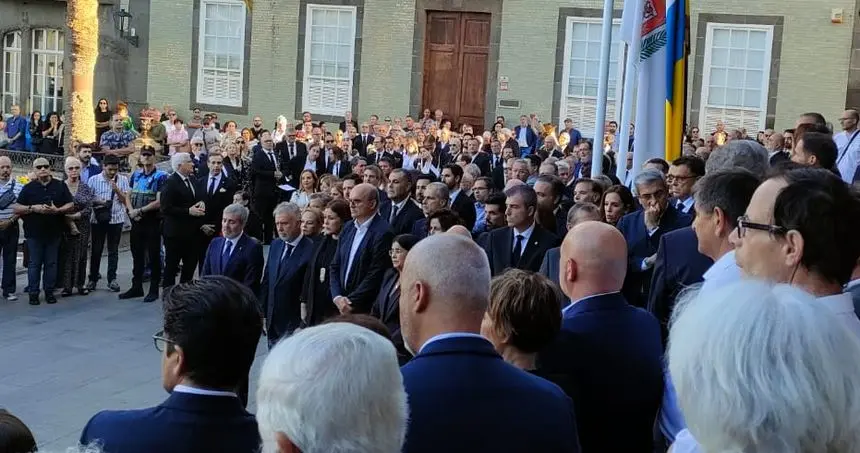 Los principales políticos del Archipiélago acudieron al funeral