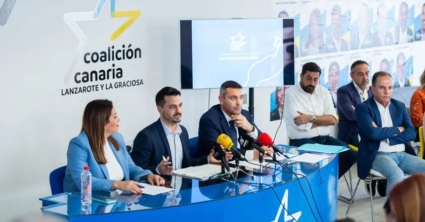 Imagen de los representantes de CC este lunes por la mañana en la sede de Arrecife.