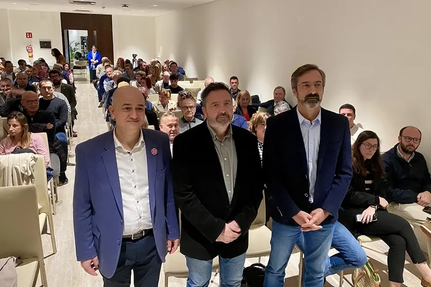 Pedro San Ginés presente en el coloquio realizado en Baleares.