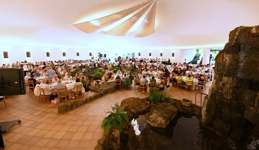 Tradicional Almuerzo de Navidad de los mayores de San Bartolomé.