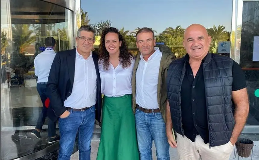 Marcos Hernández (tercero por la izquierda) junto a otros líderes socialistas.