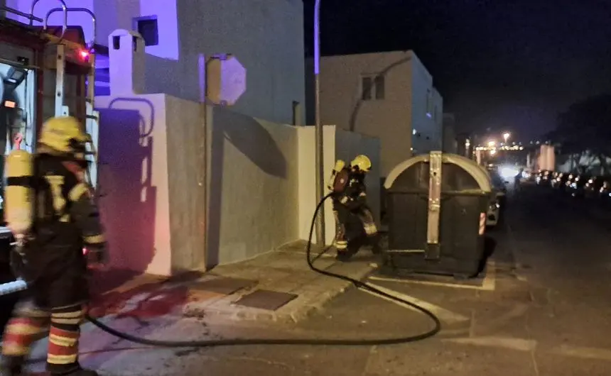 Momento de la actuación de los bomberos