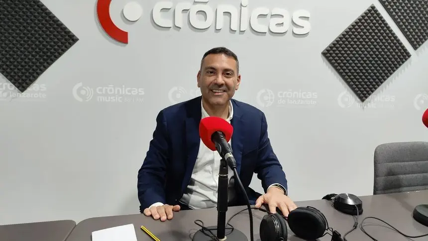 Oswaldo Betancort en Crónicas Radio.