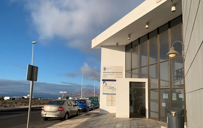 Edificio de usos múltiples en Tías.