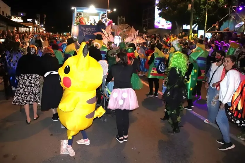 Coso carnavalero de 2023 en Playa Blanca.