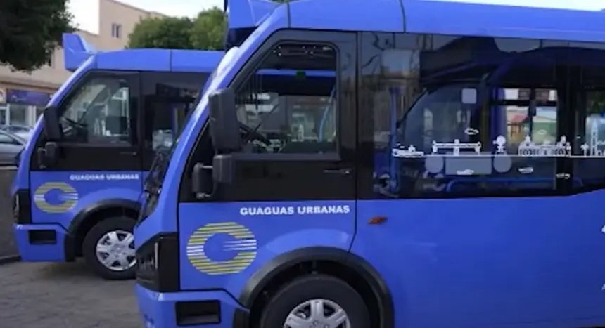 Imagen del tipo de guagua eléctrica que se ha instalado en ciudades como Arrecife. 