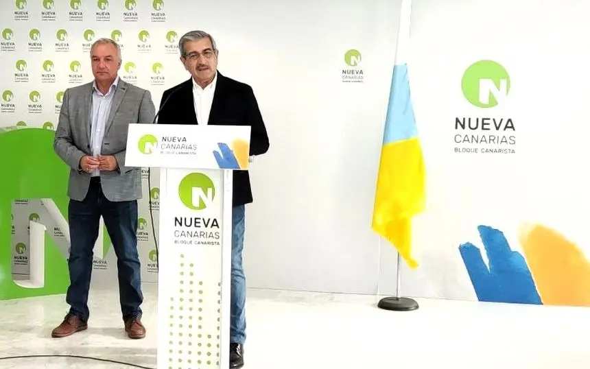 Luis Campos y Román Rodríguez en una rueda de prensa.