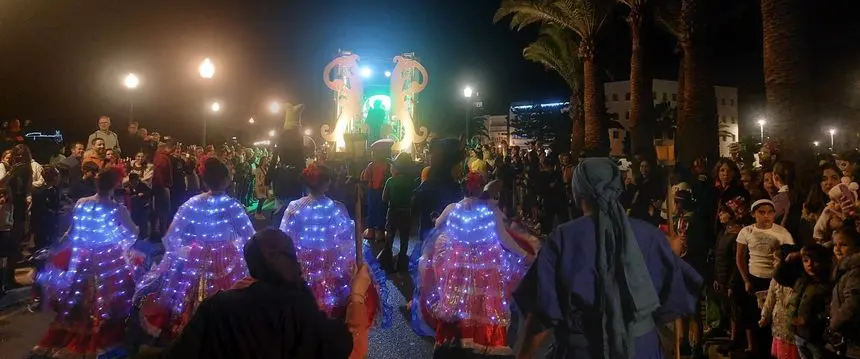 Imagen de la gente que se agolpó durante el recorrido