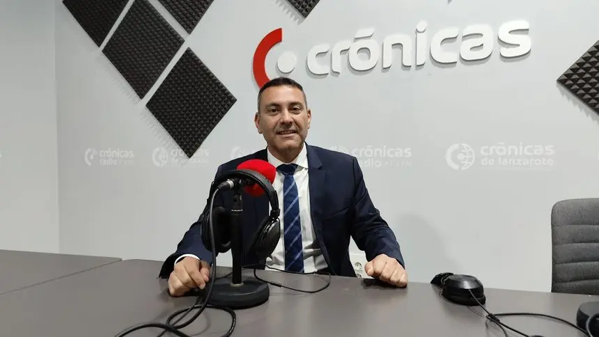 Oswaldo Betancort en Crónicas Radio.