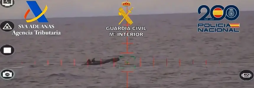 Imagen del vídeo captado por la Policía Nacional de la embarcación. 