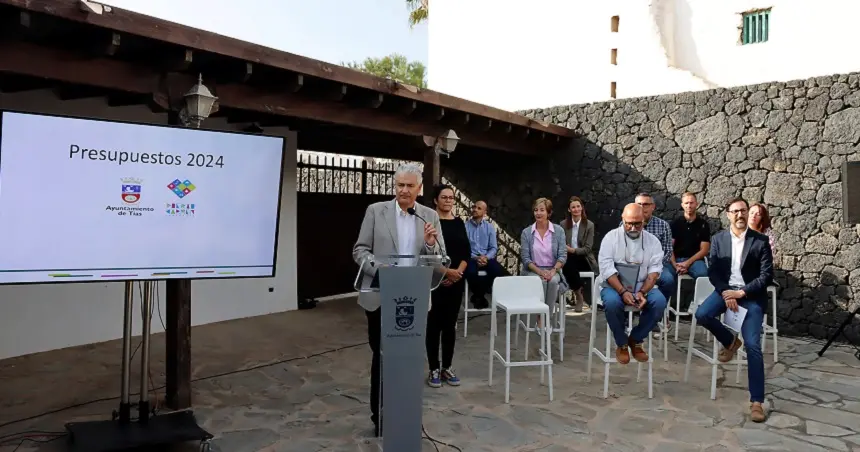 Grupo de gobierno de Tías durante la presentación de los presupuestos.