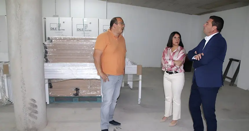 El alcalde y los concejales de Empleo y Servicios Sociales