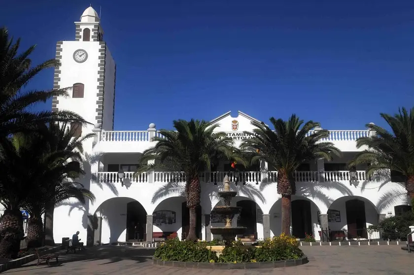 Fachada Ayuntamiento San Bartolomé